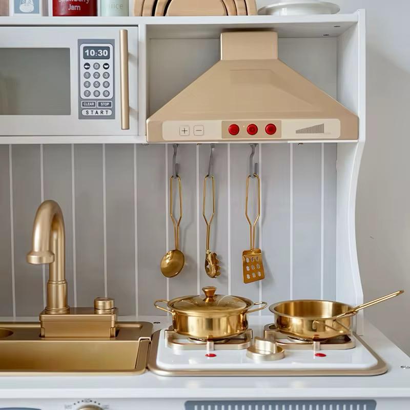 ხის სამზარეულო