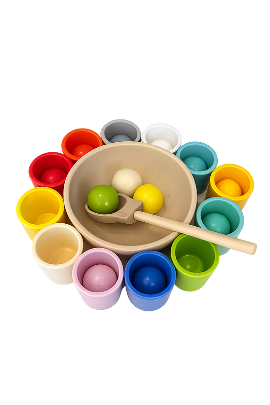 ხის ჭიქები და ბურთები