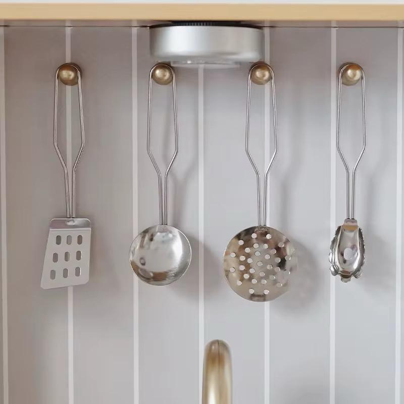 ხის სამზარეულო