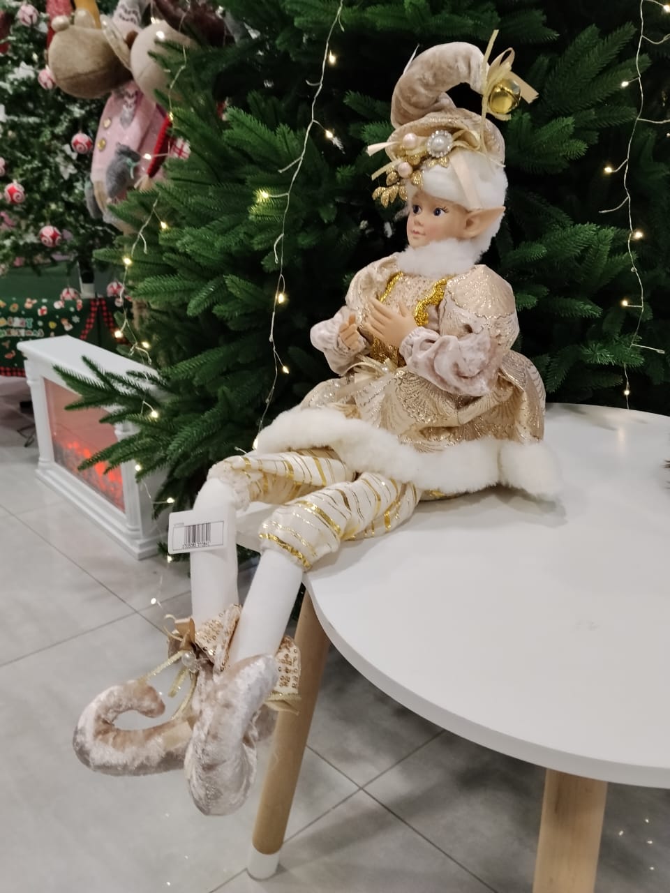 საახალწლო დეკორაციული თოჯინა