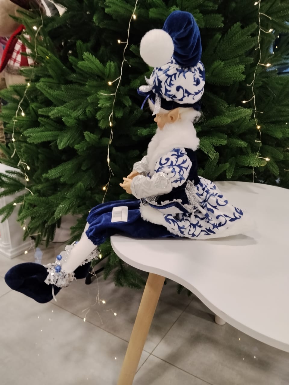 საახალწლო დეკორაციული თოჯინა