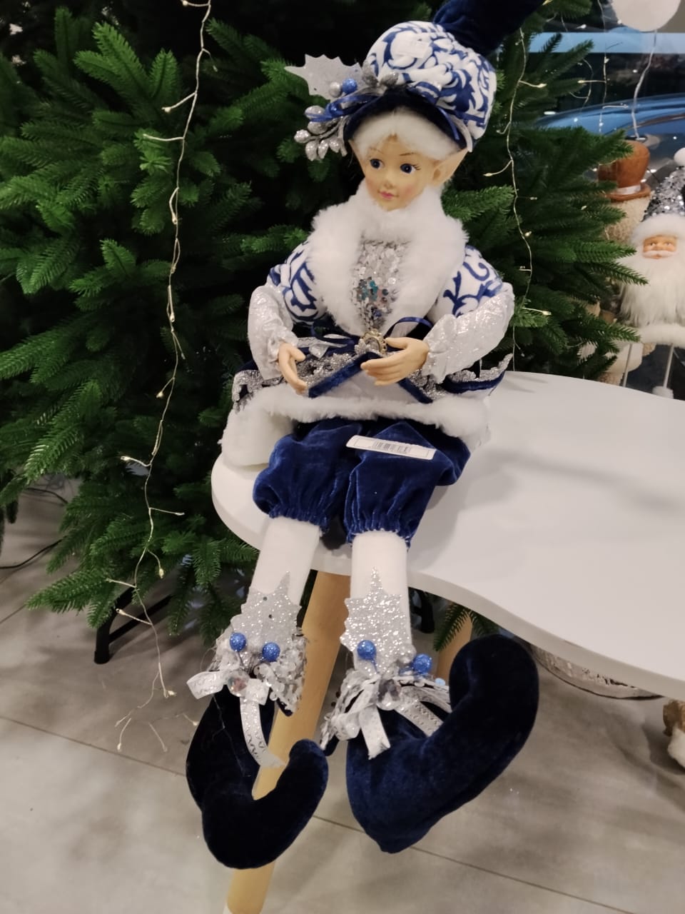 საახალწლო დეკორაციული თოჯინა