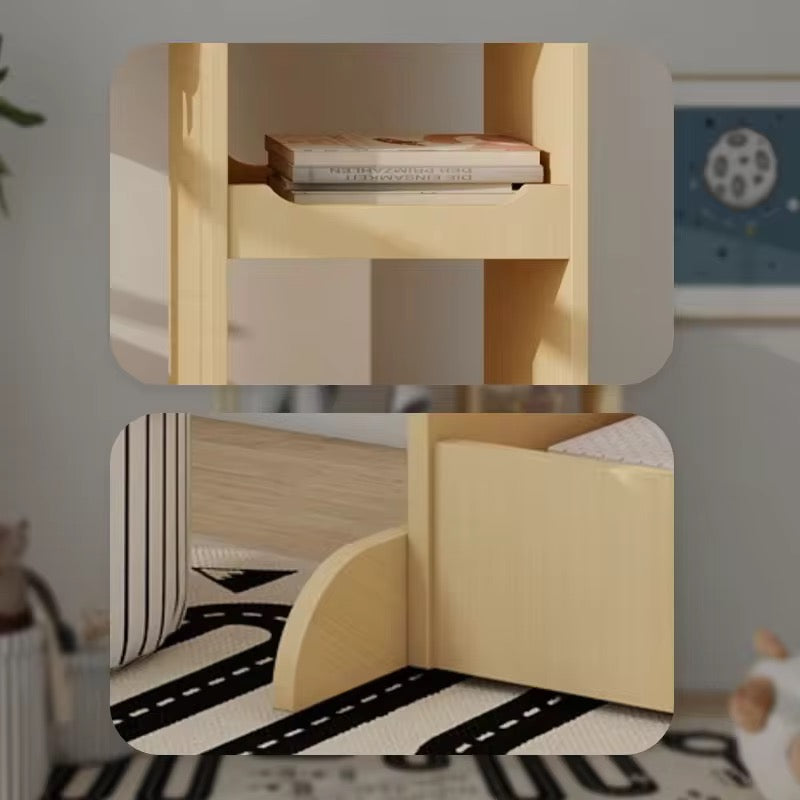 საბავშვო ტანსაცმლის საკიდი თაროებით