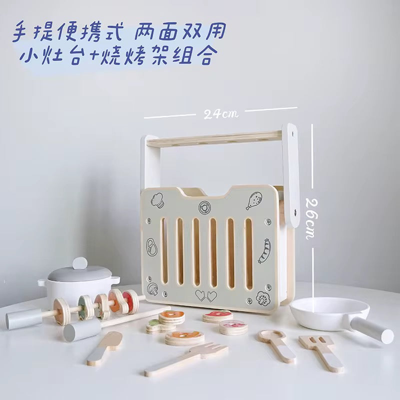 ბარბექიუს და ხის სათამაშო სამზარეულო