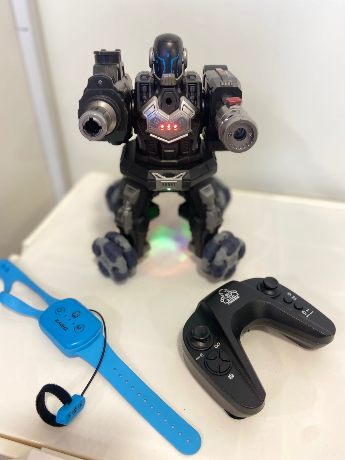 სათამაშო პულტიანი რობოტი