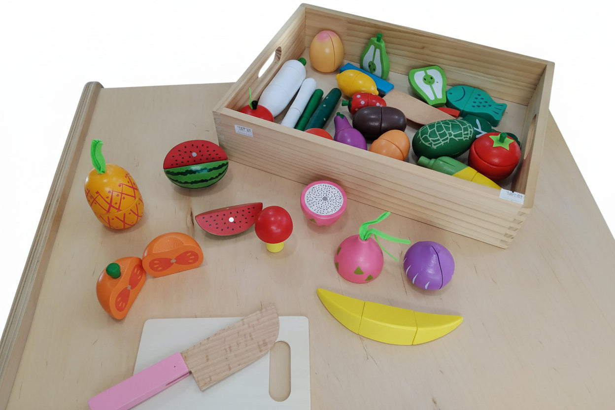 Wooden fruit set